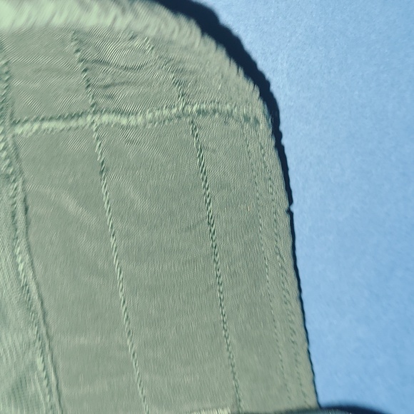 Lululemon Women's Runn8ng Shorts Army Green - Picture 3 of 4